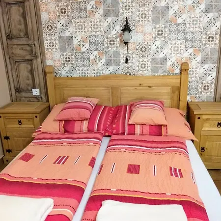 Hacienda アパートホテル エゲル